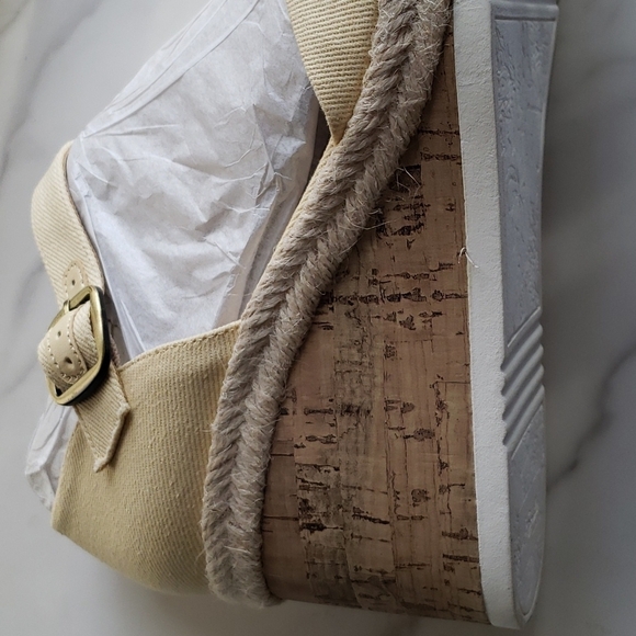 LifeStride Go For It Espadrille Wedge Sandal in Butter Size 10M - Picture 9 of 11